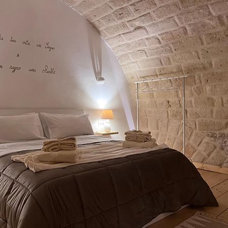 Epoca Suite House Trani Bagian luar foto