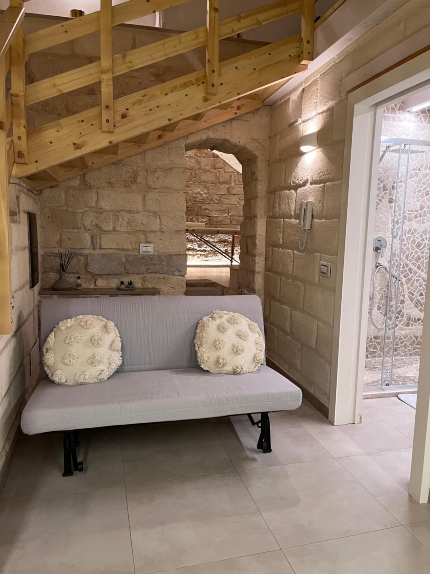Epoca Suite House Trani Bagian luar foto