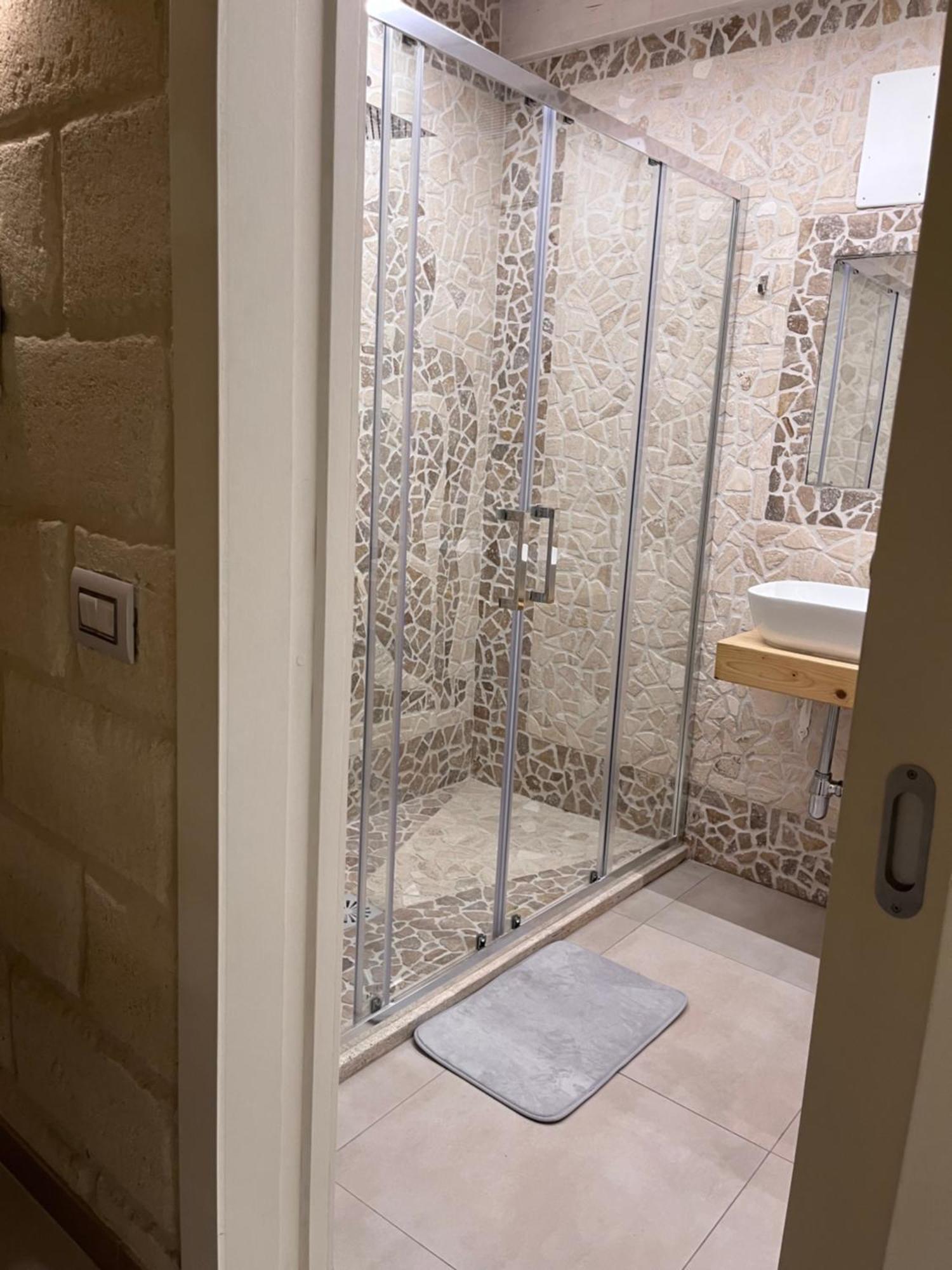 Epoca Suite House Trani Bagian luar foto