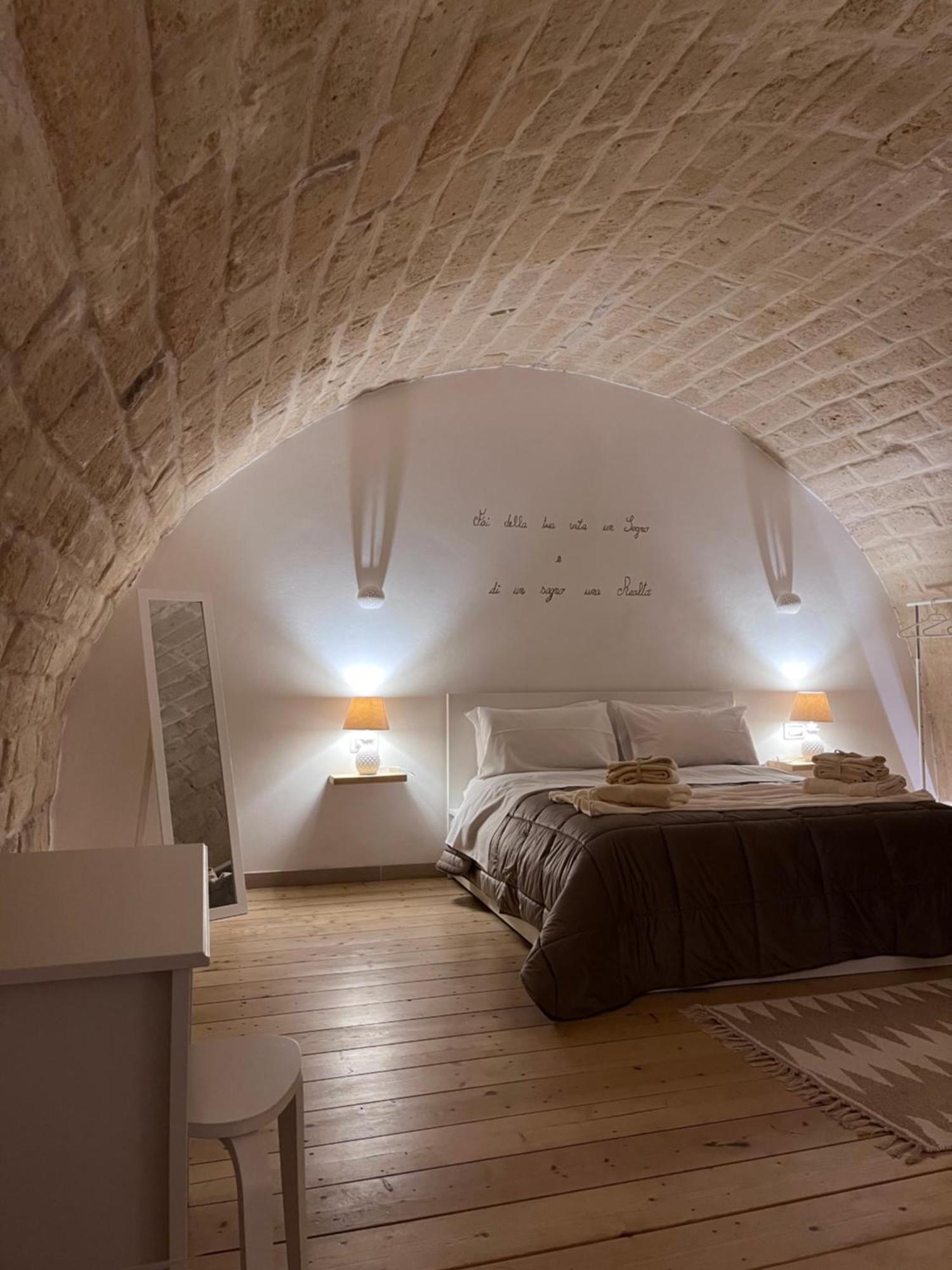 Epoca Suite House Trani Bagian luar foto