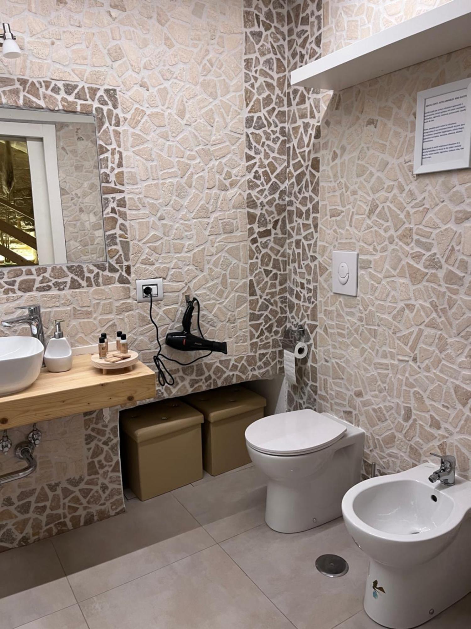 Epoca Suite House Trani Bagian luar foto