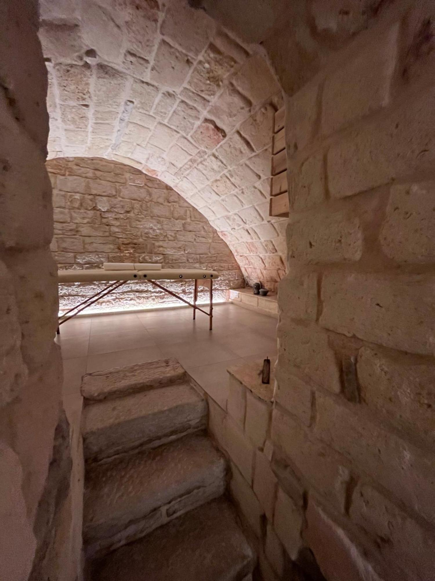 Epoca Suite House Trani Bagian luar foto