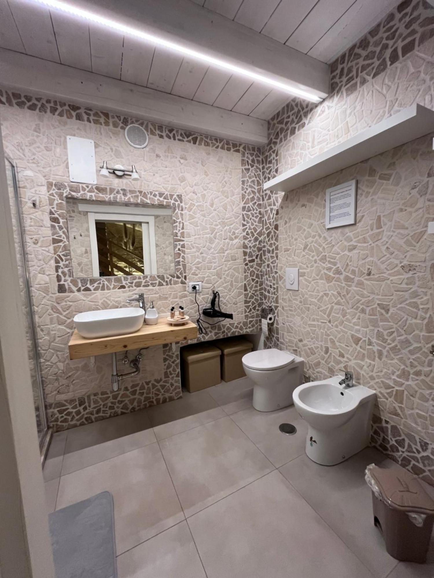 Epoca Suite House Trani Bagian luar foto
